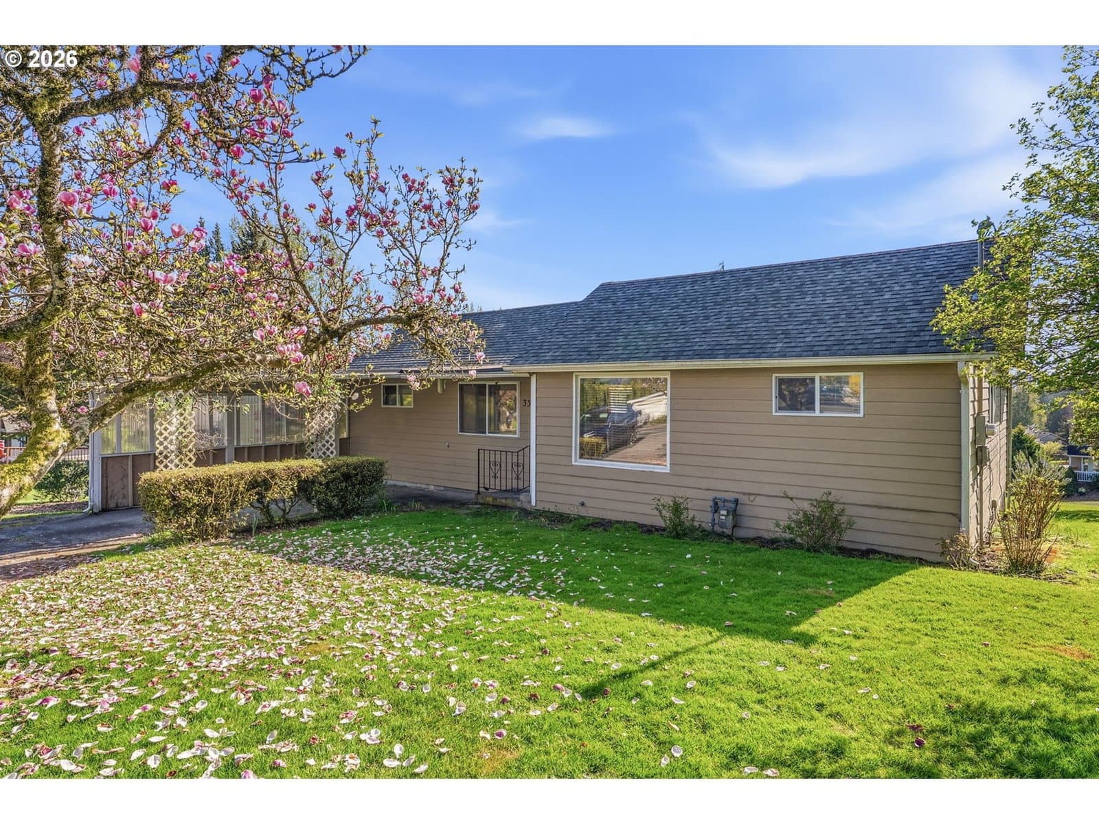 Primary listing photo, 3323 COLUMBIA HEIGHTS RD, Longview, WA, 98632