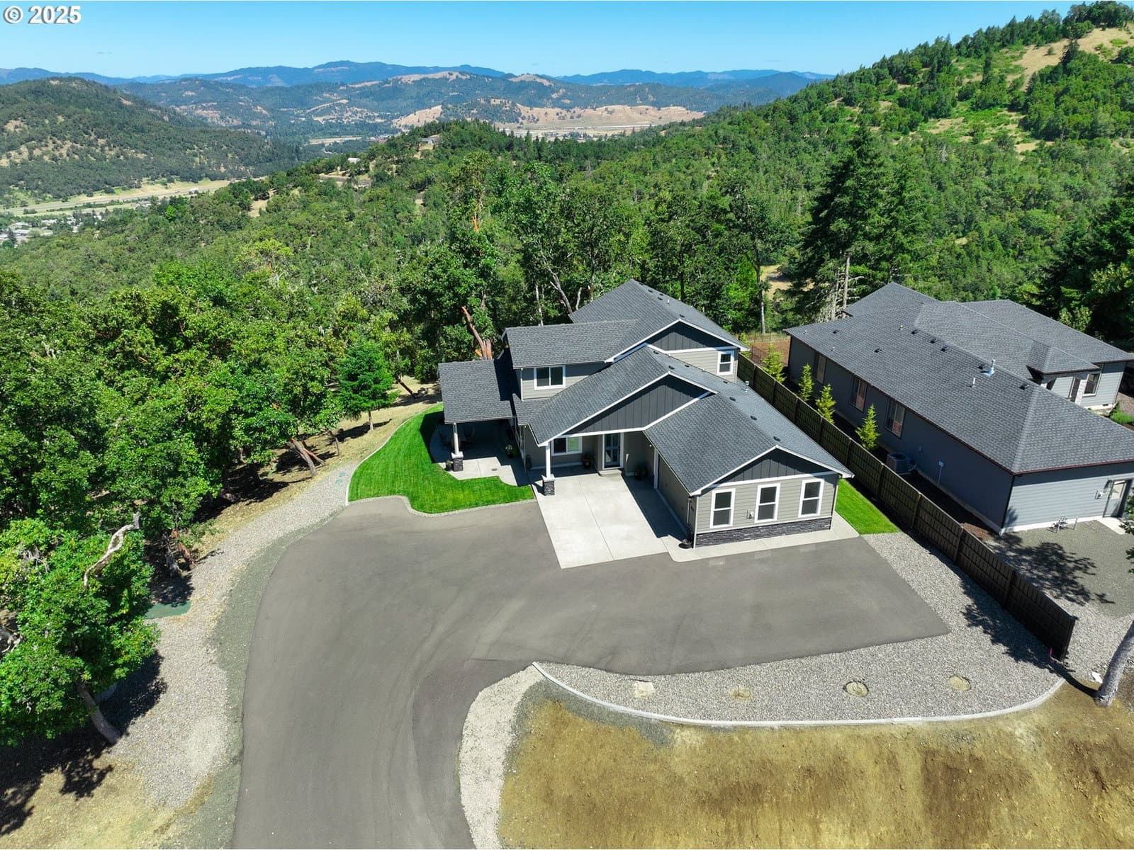 Primary listing photo, 1062 SOUTHRIDGE WAY, Roseburg, OR, 97470