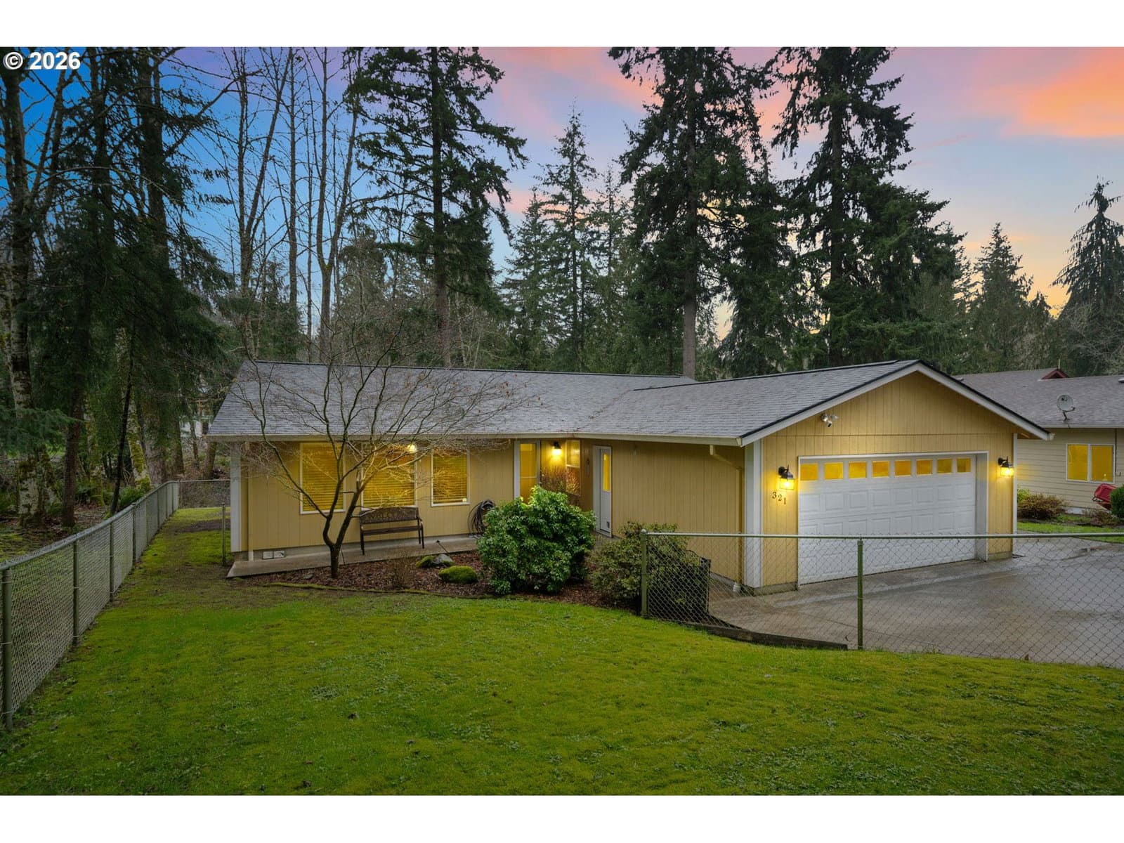 Primary listing photo, 321 ROLLINGWOOD DR, Kelso, WA, 98626