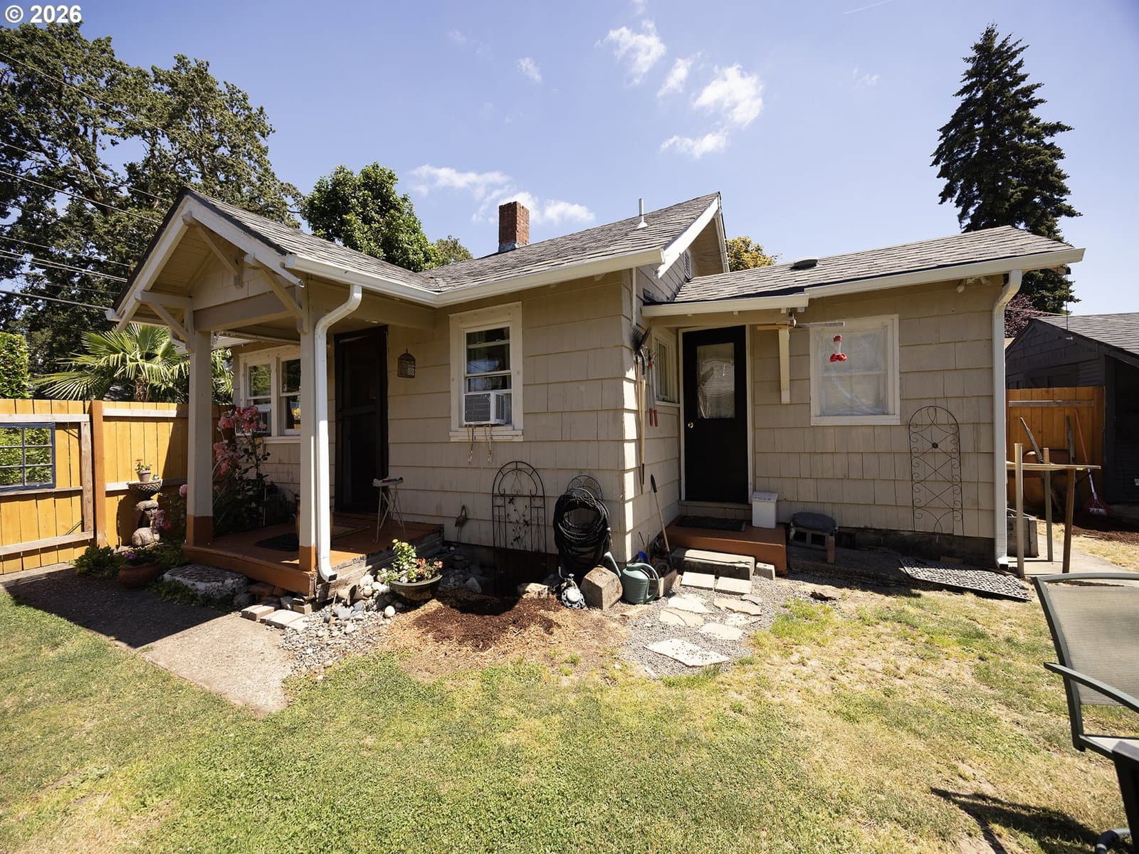 Listing photo 1 of 6