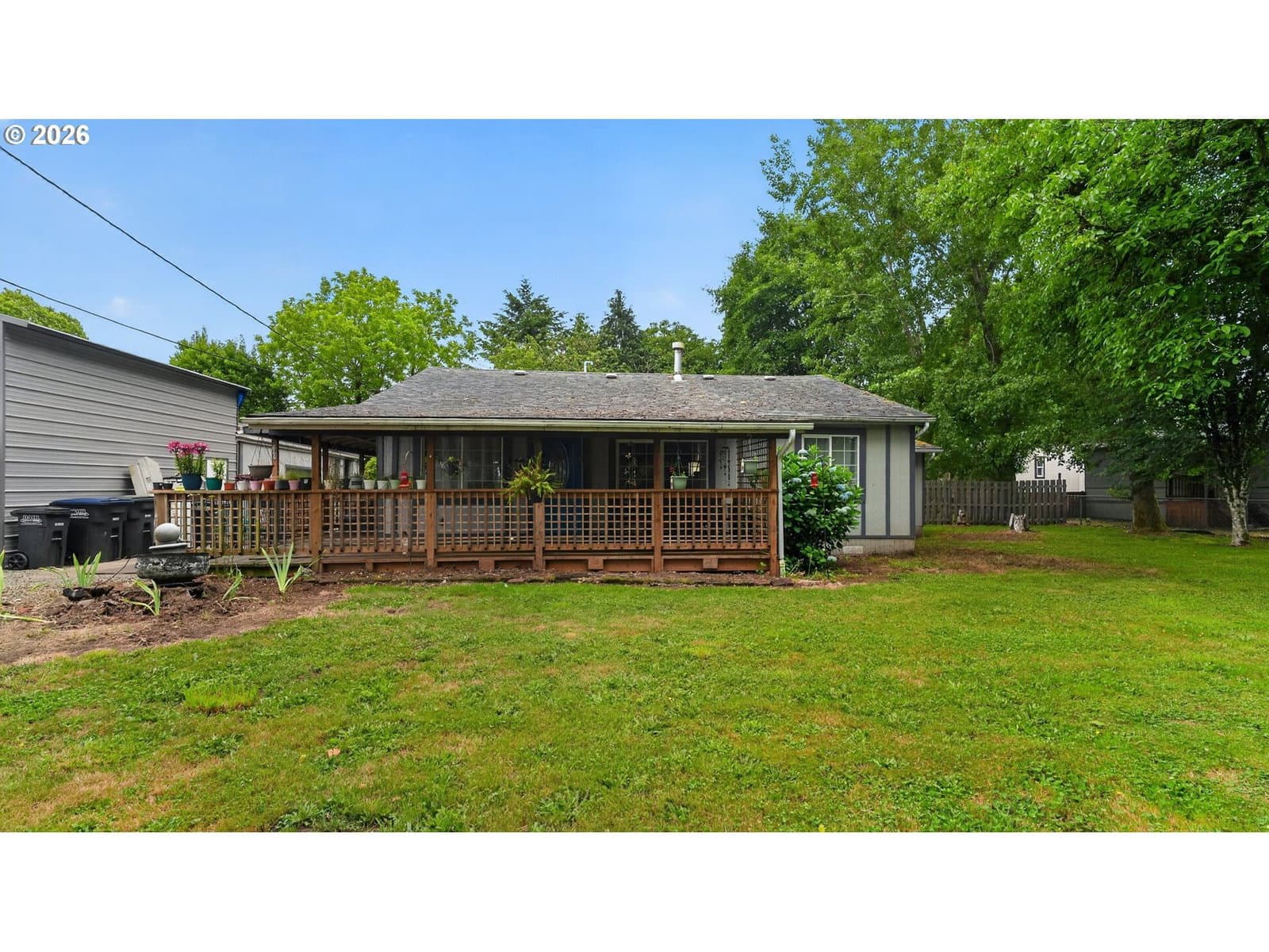 Listing photo 1 of 6