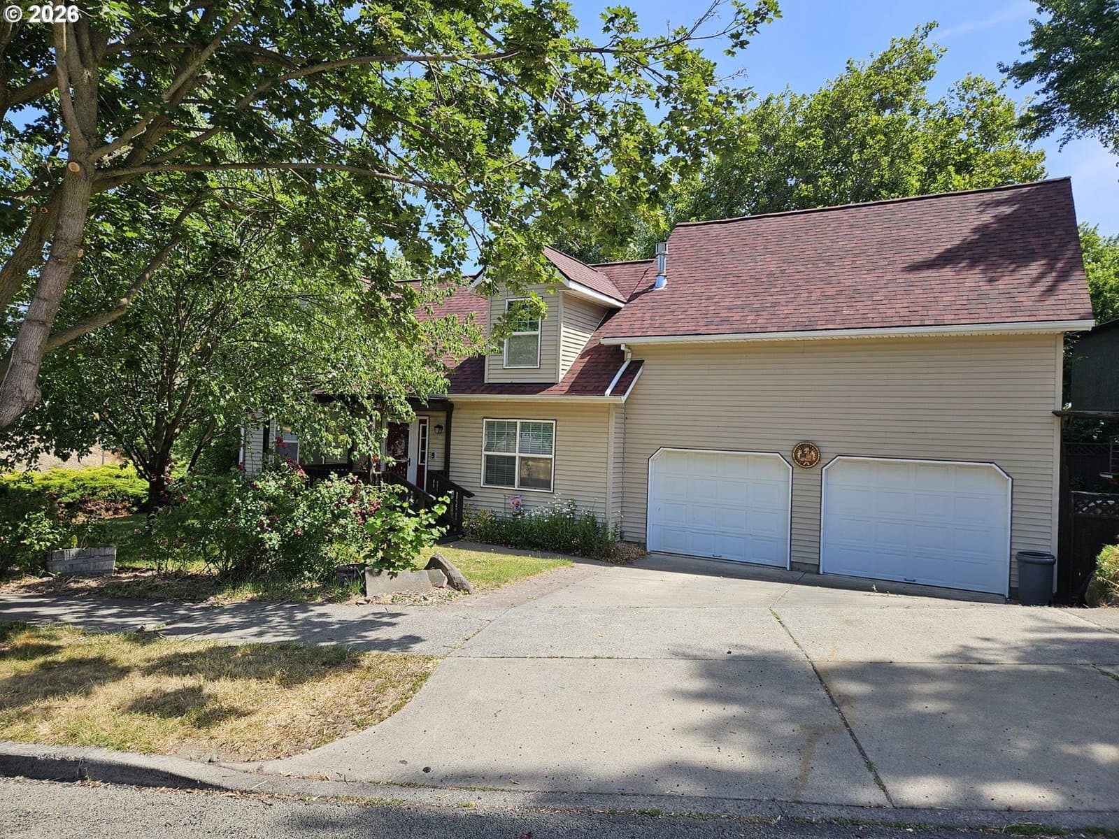 Listing photo 1 of 6