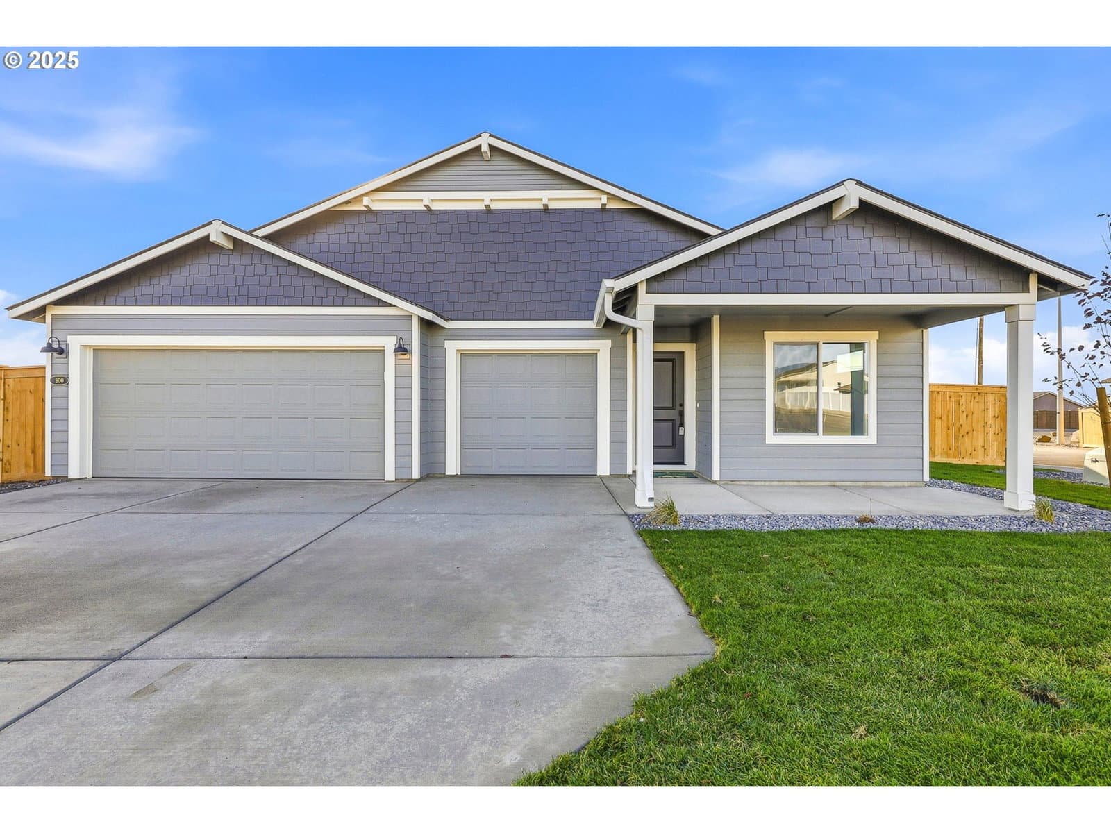 Primary listing photo, 900 NE Laurel Springs DR, Hermiston, OR, 97838