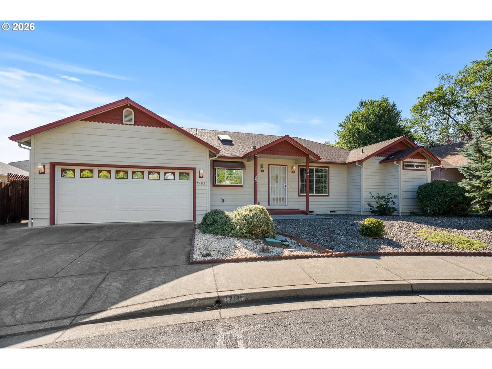 Primary listing photo, 1785 BROOKHURST WAY, Grants Pass, OR, 97527
