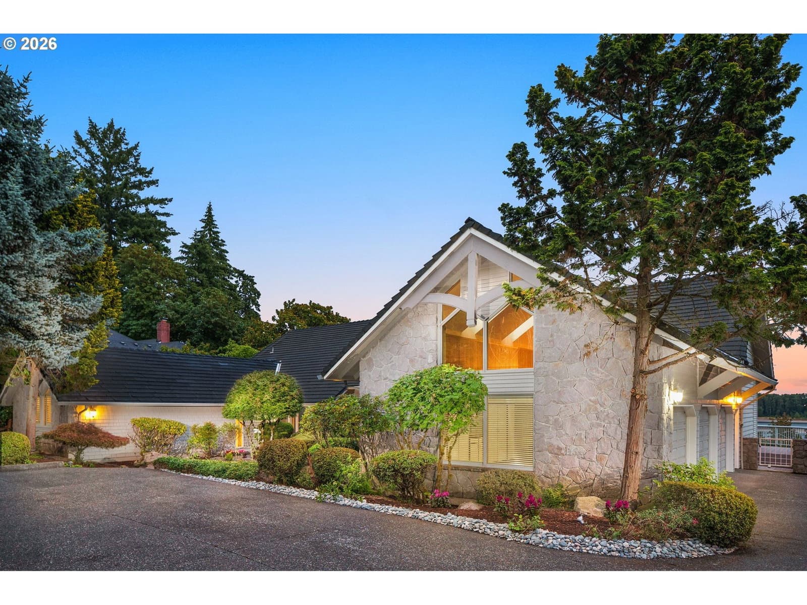 Listing photo 1 of 6