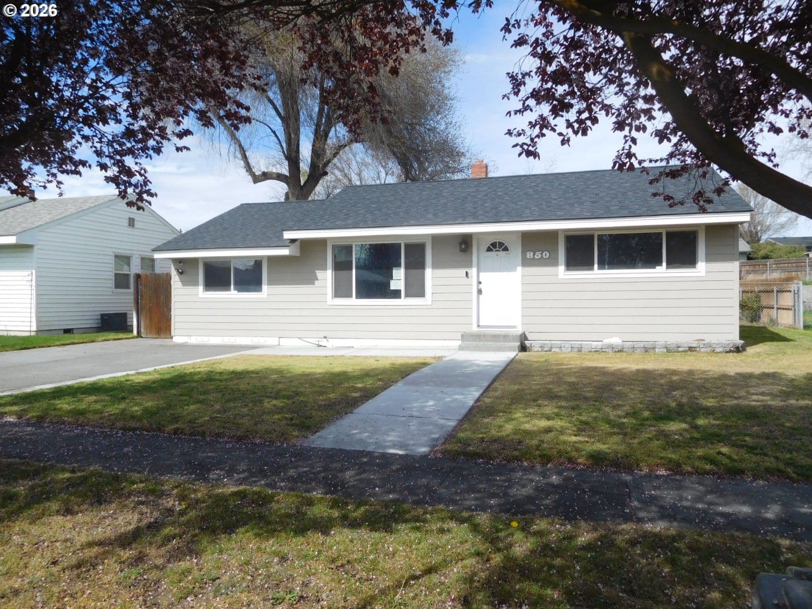 Listing photo 1 of 6