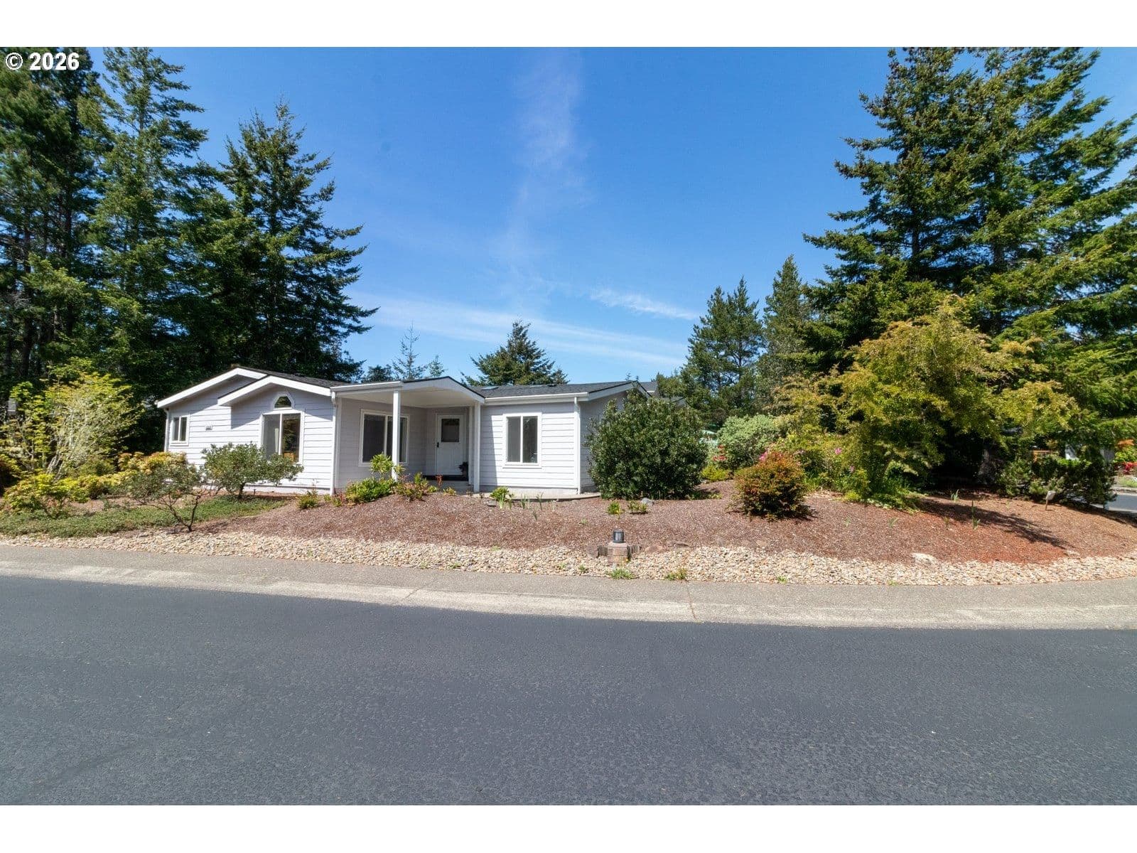 Listing photo 1 of 6