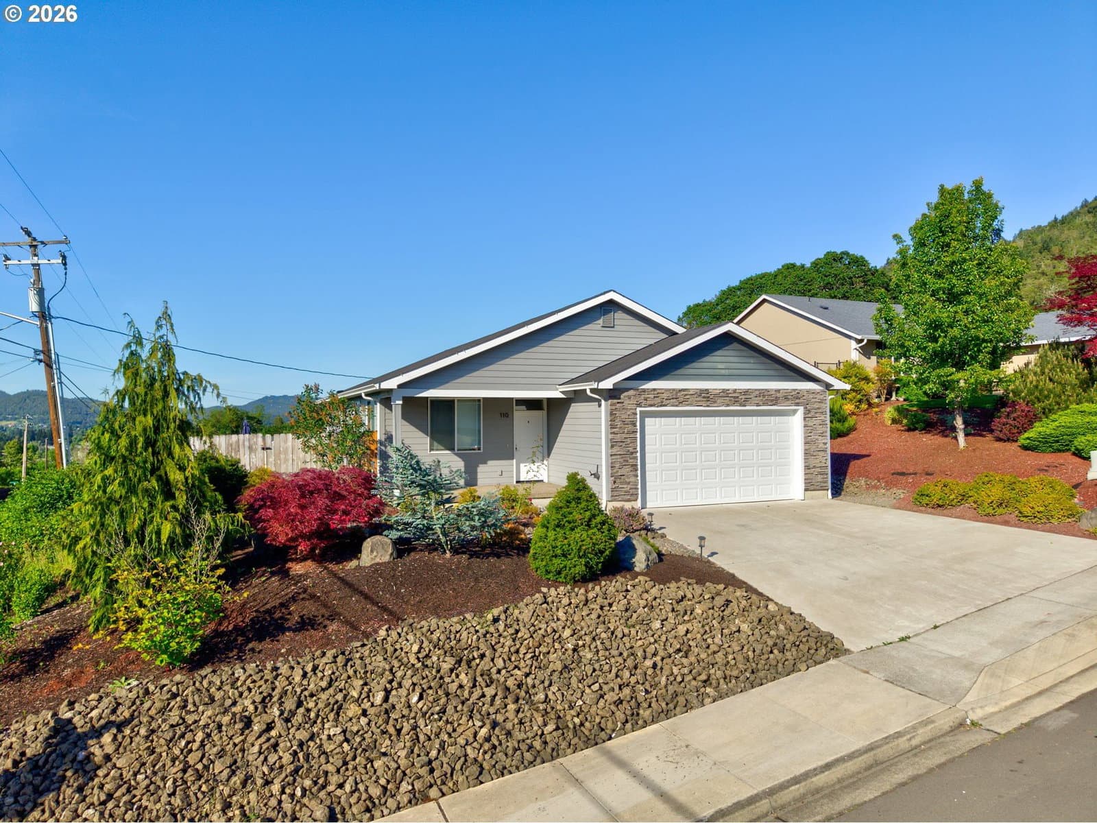 Primary listing photo, 110 W FLANGAS AVE, Roseburg, OR, 97471