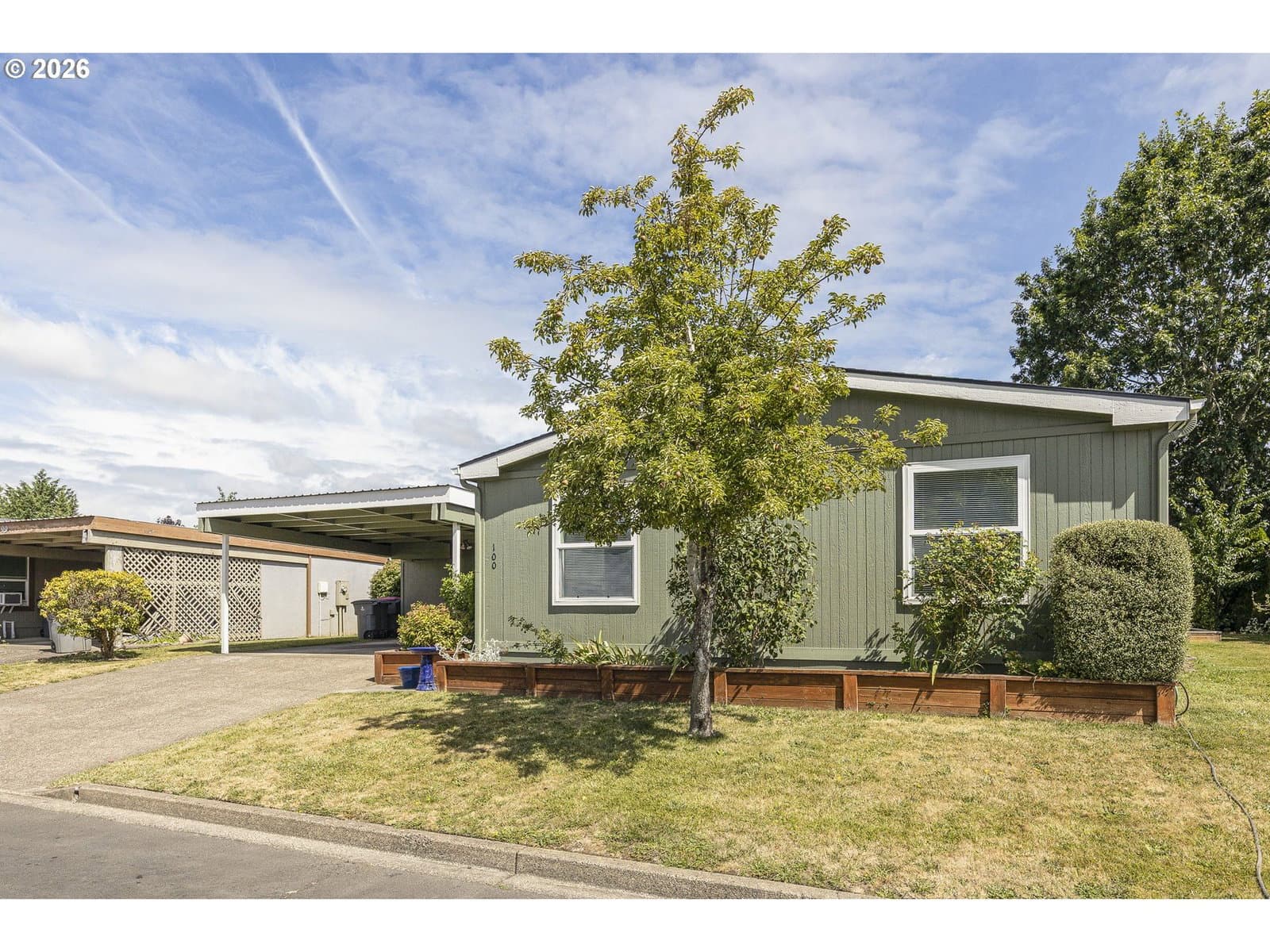 Listing photo 1 of 6