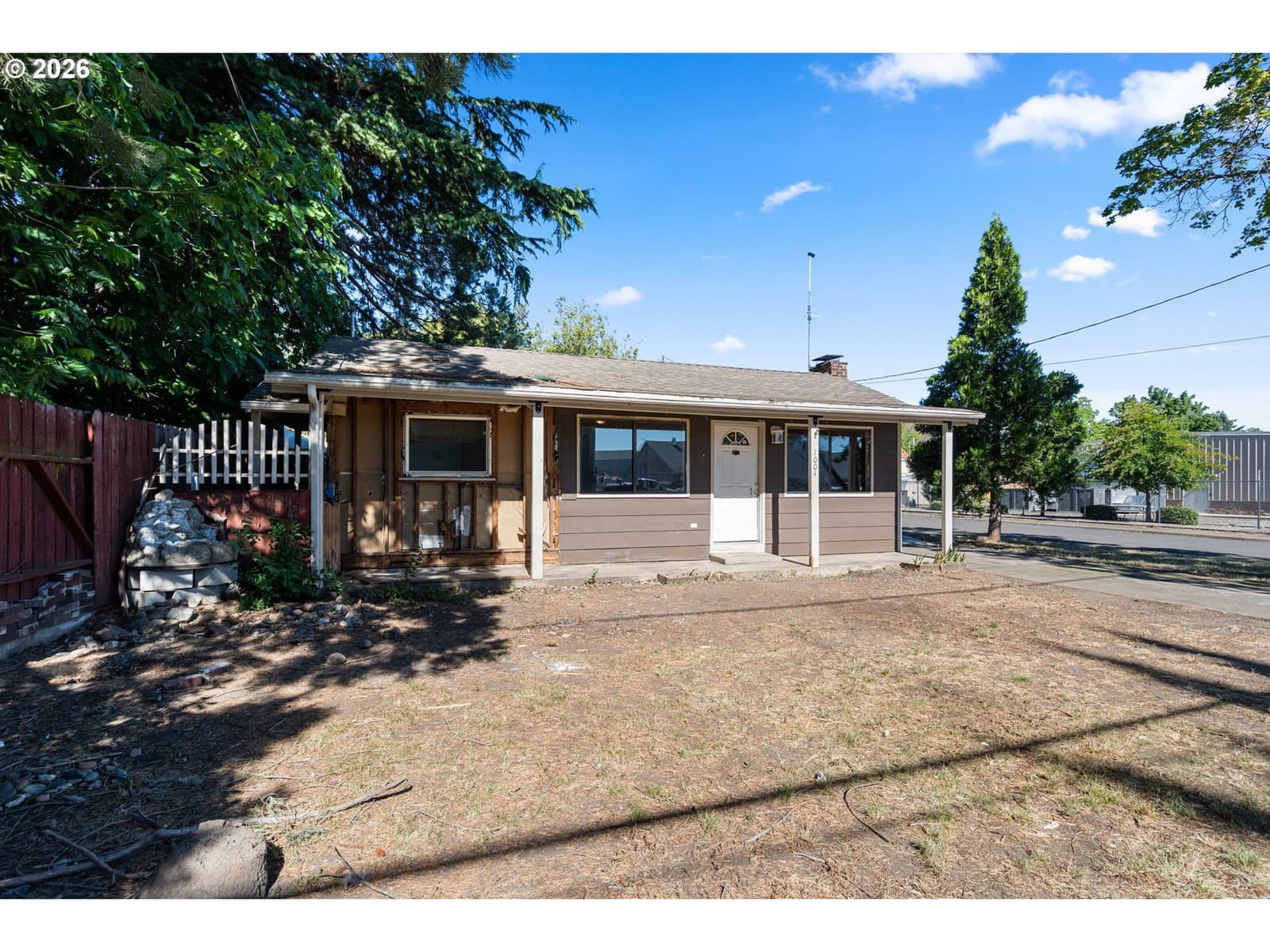 Primary listing photo, 1004 S GRAPE ST, Medford, OR, 97501