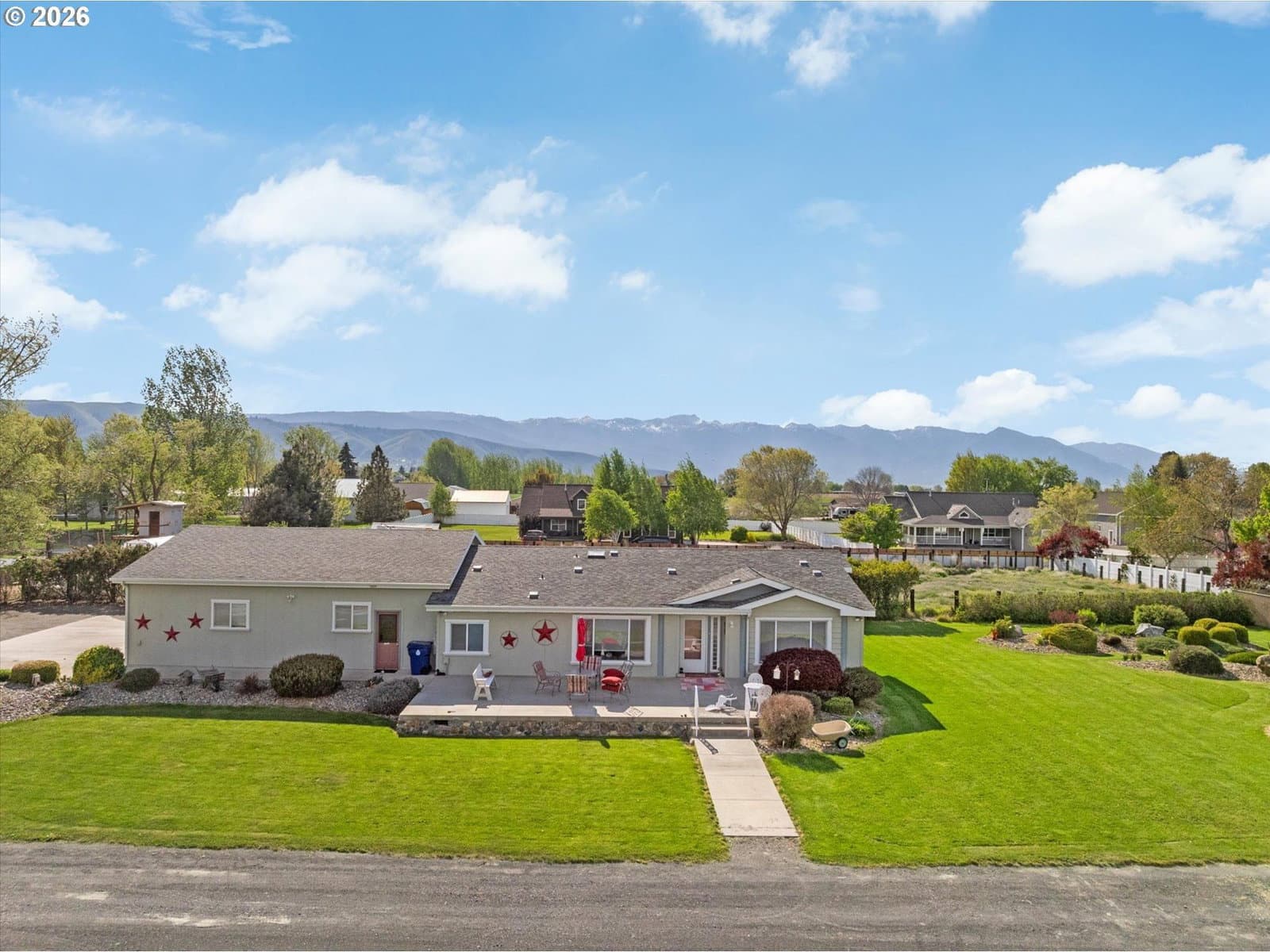 Listing photo 1 of 6