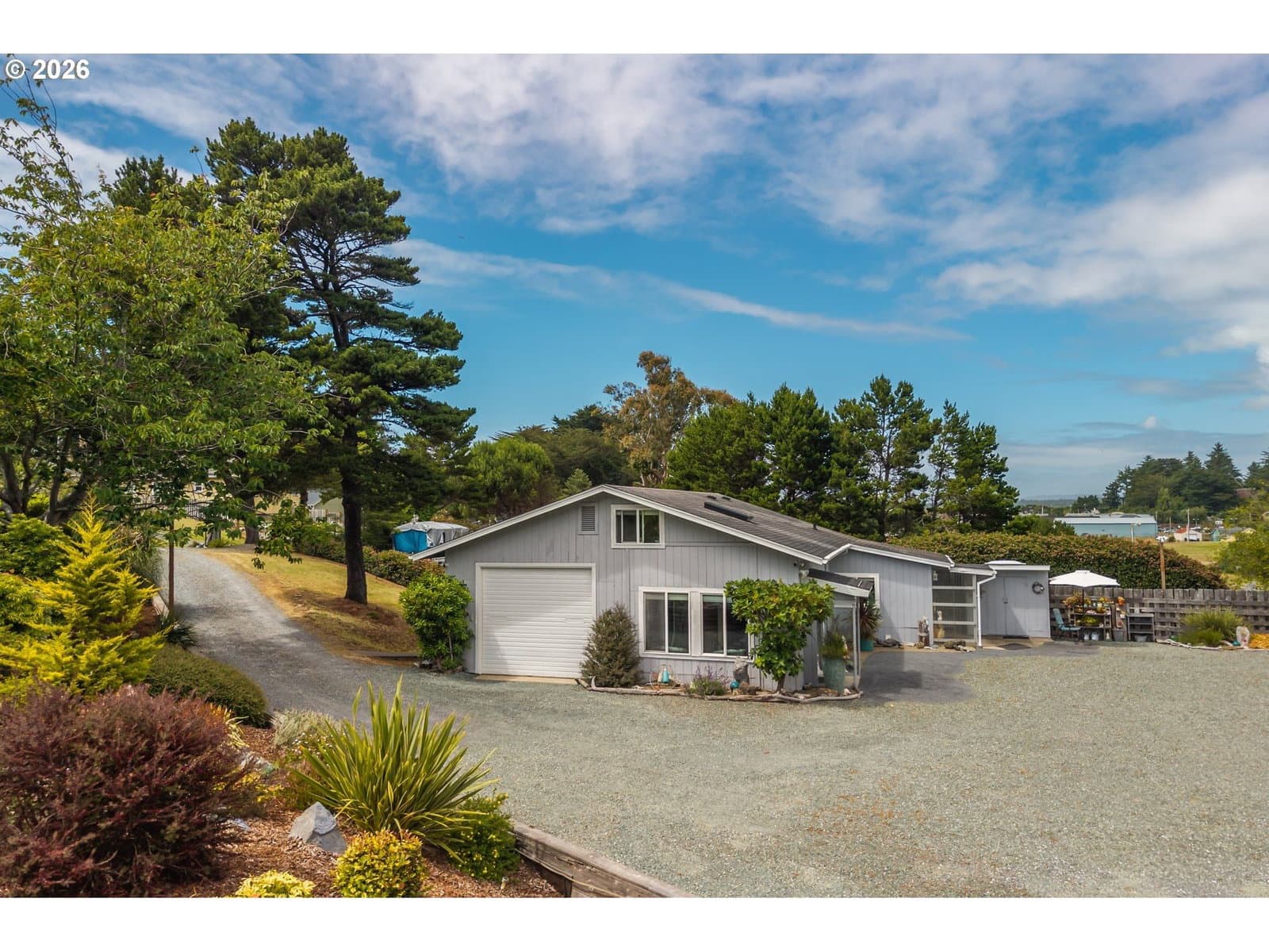 Listing photo 1 of 6