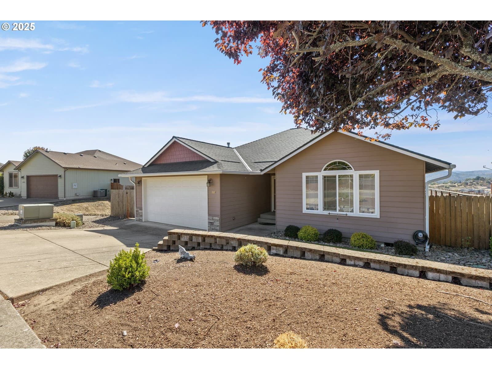Primary listing photo, 1884 NE SUNSET LOOP DR, Roseburg, OR, 97470