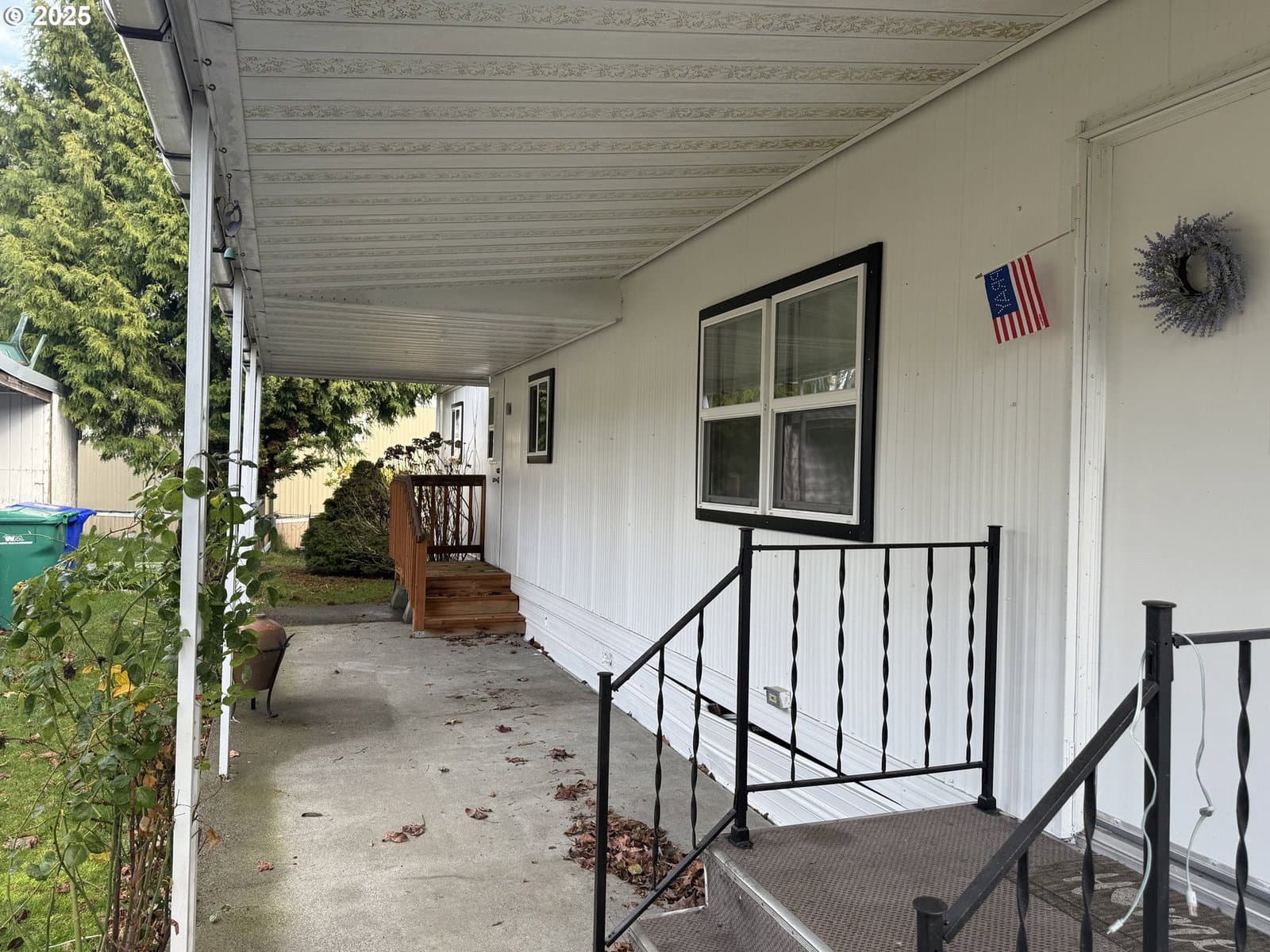 Primary listing photo, 13045 SE STARK ST, Portland, OR, 97233