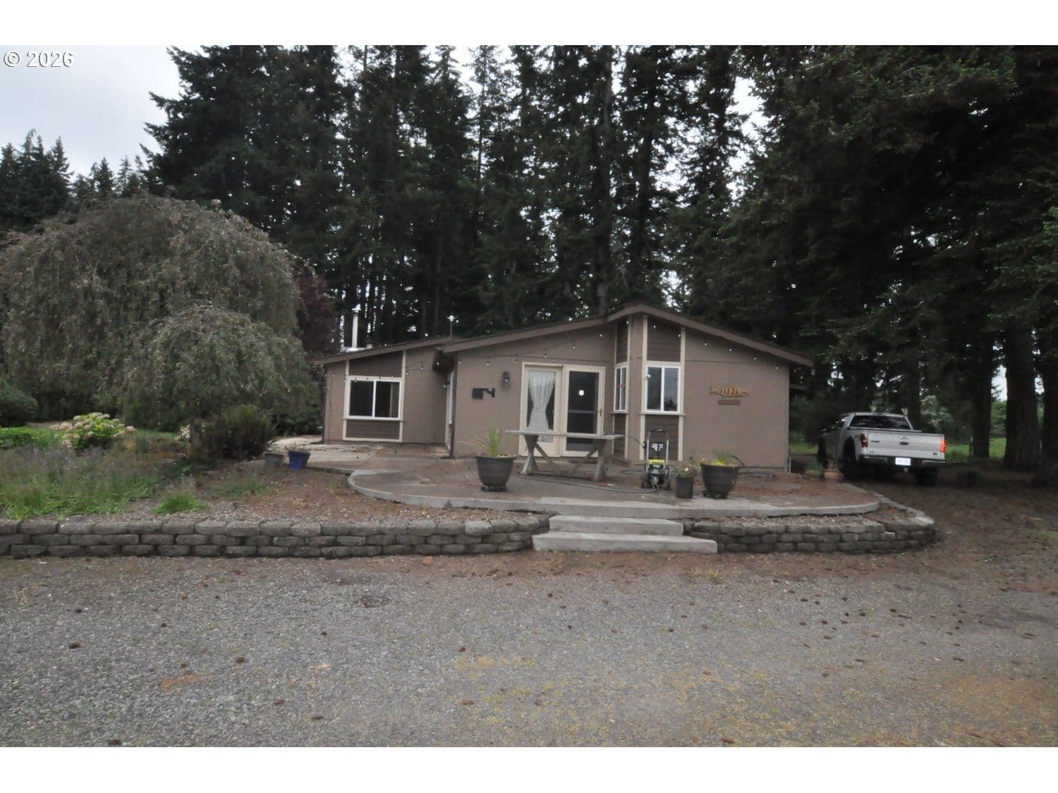 Listing photo 1 of 5