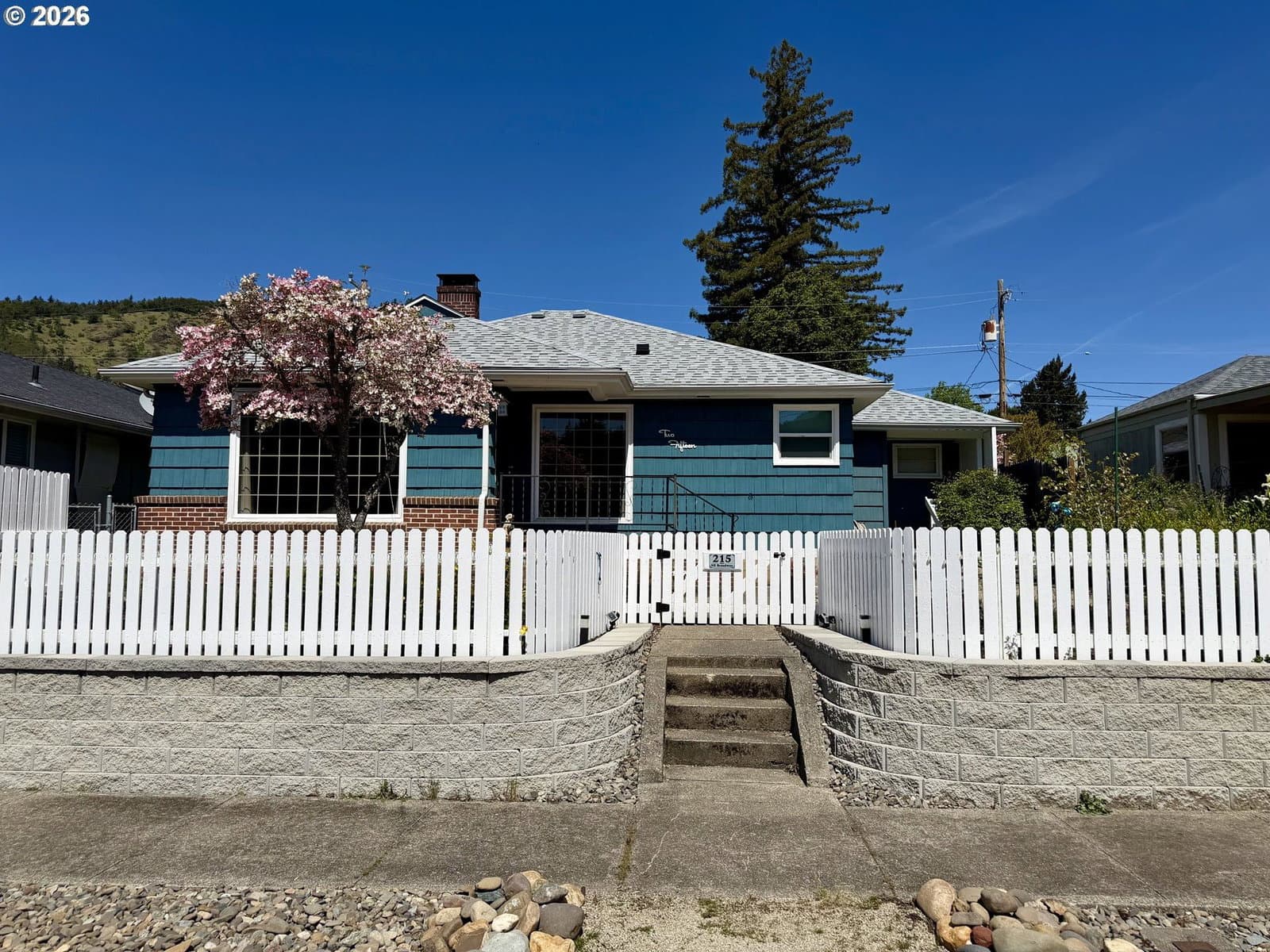 Primary listing photo, 215 NE BROADWAY ST, Myrtle Creek, OR, 97457