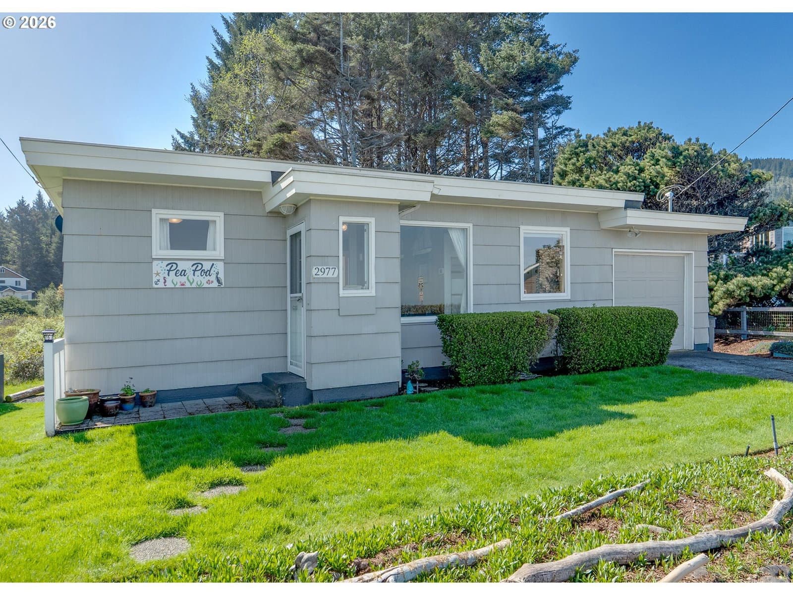 Listing photo 1 of 6