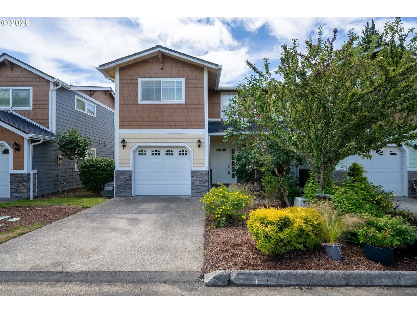 Listing photo 1 of 6
