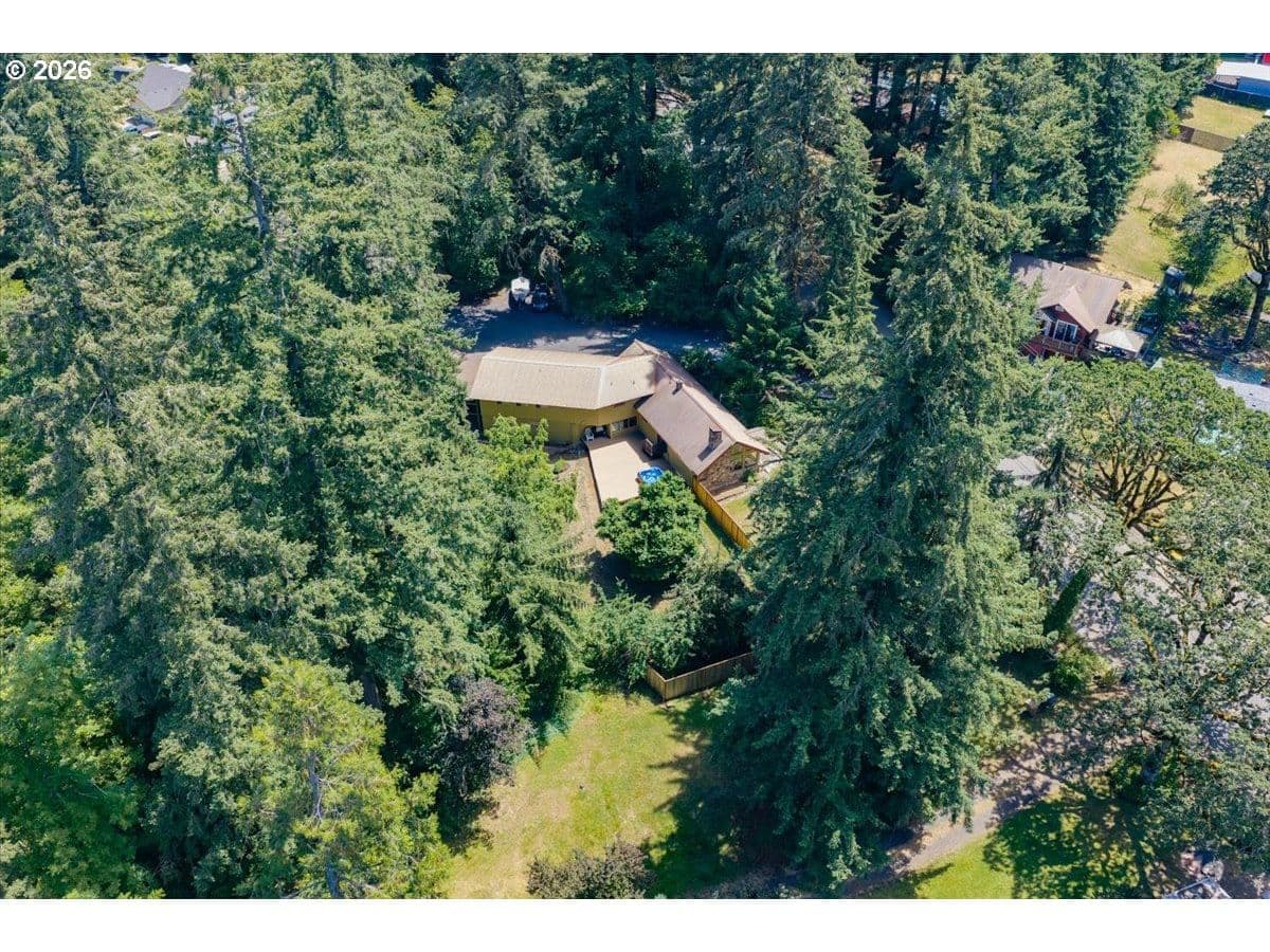 Listing photo 1 of 6