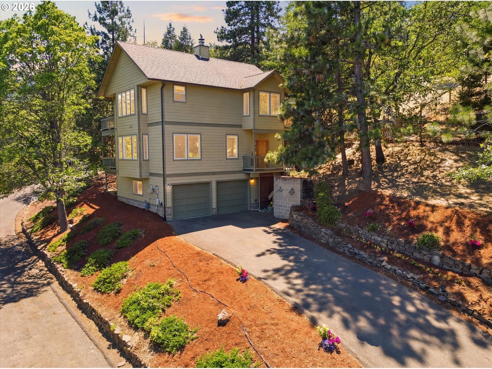 Listing photo 1 of 6
