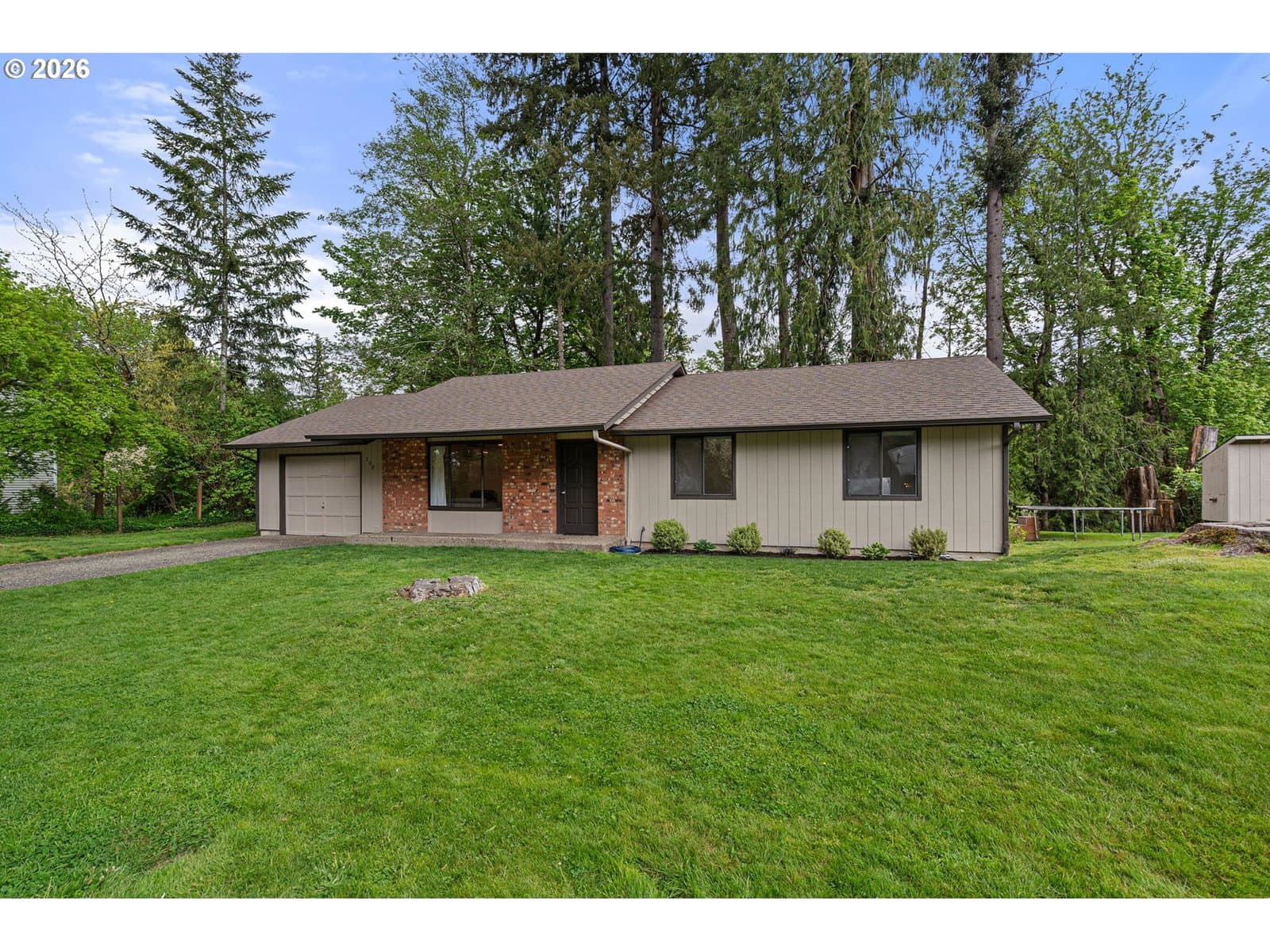 Listing photo 1 of 6
