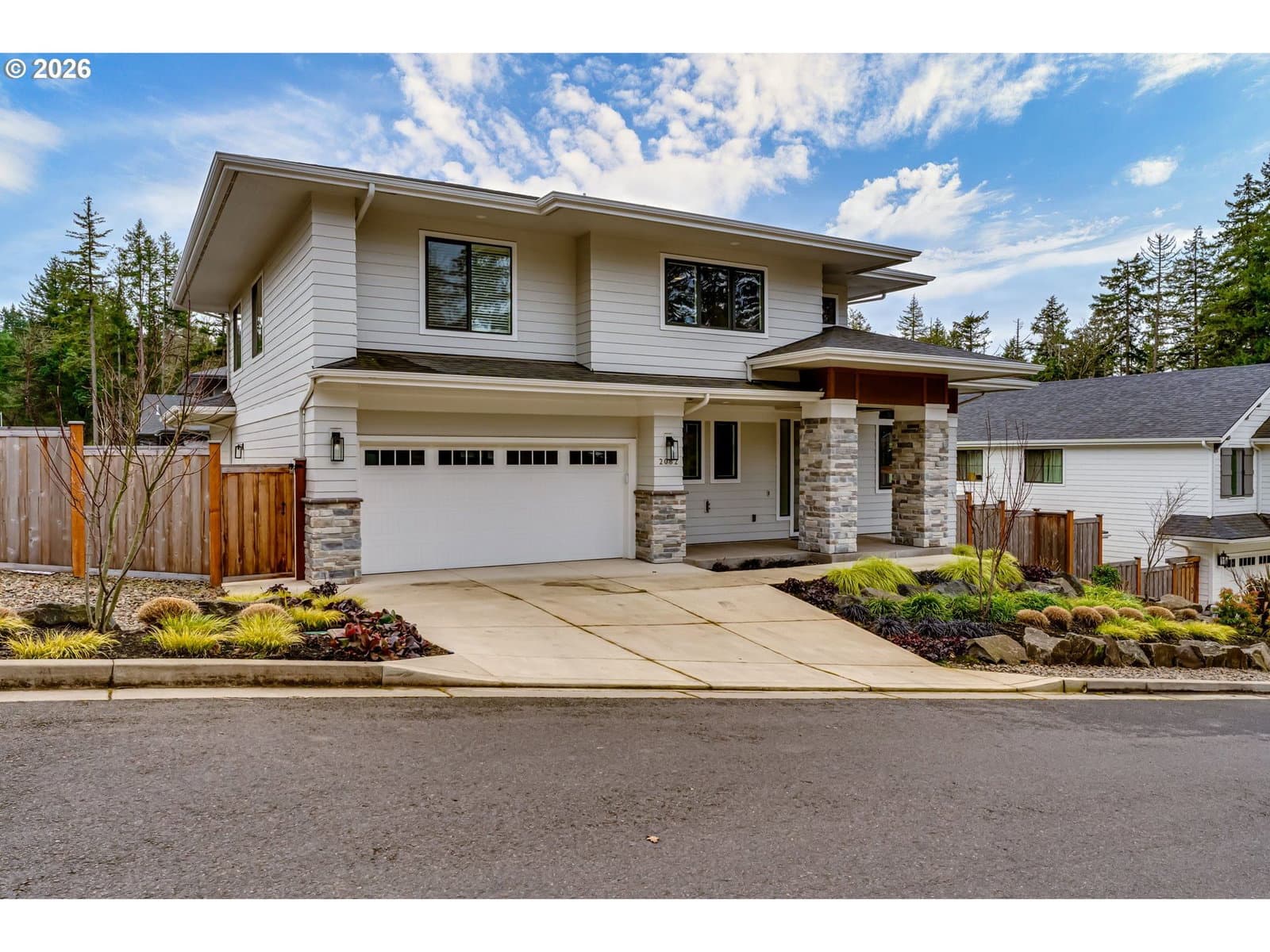 Primary listing photo, 2082 GOLFVIEW CT, Eugene, OR, 97403
