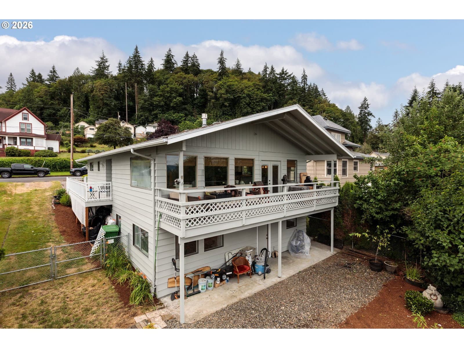 Listing photo 1 of 6