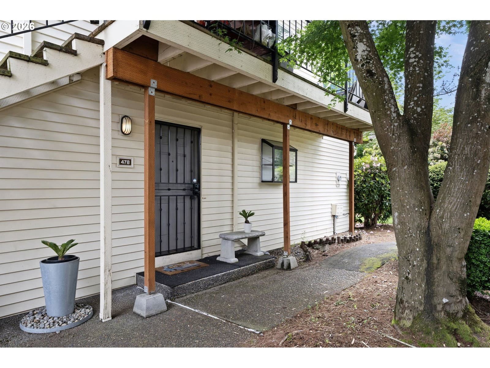 Listing photo 1 of 6