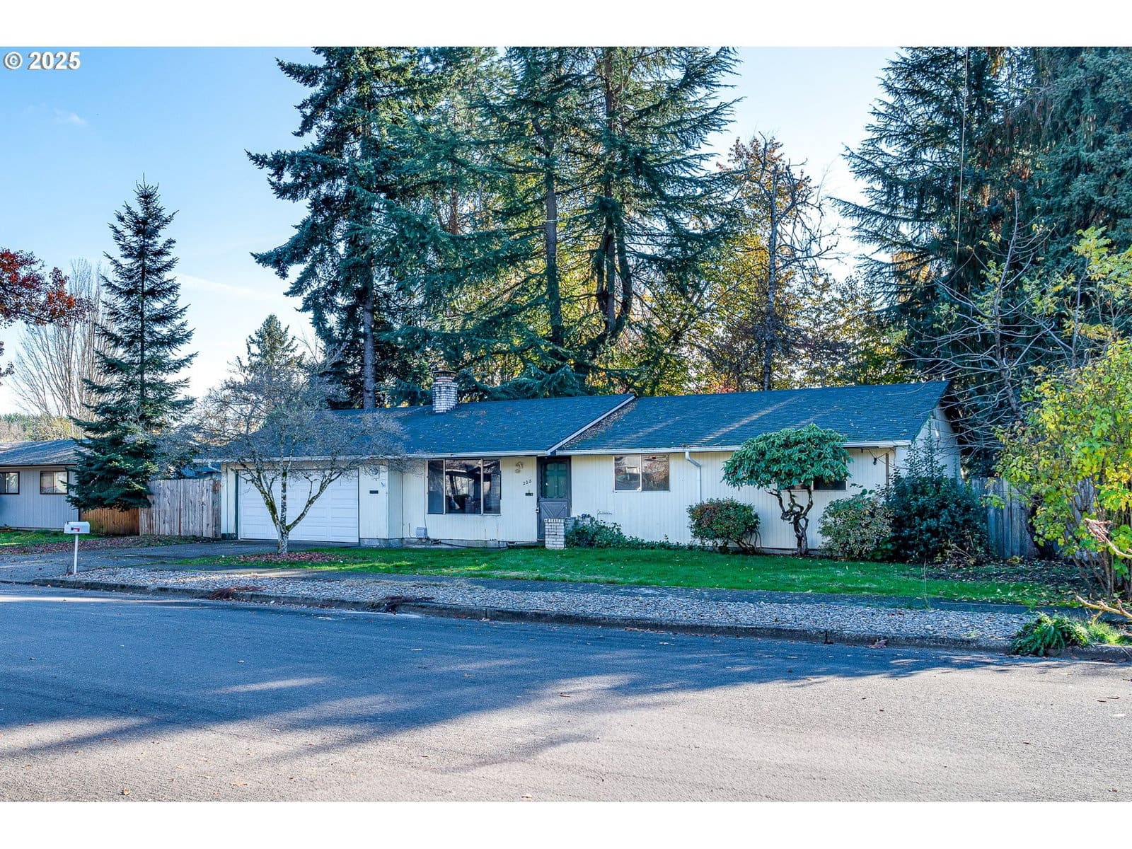 Primary listing photo, 208 NW 24TH ST, McMinnville, OR, 97128