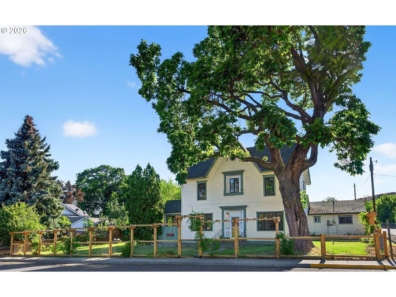 Primary listing photo, 381 N MAIN ST, Dufur, OR, 97021