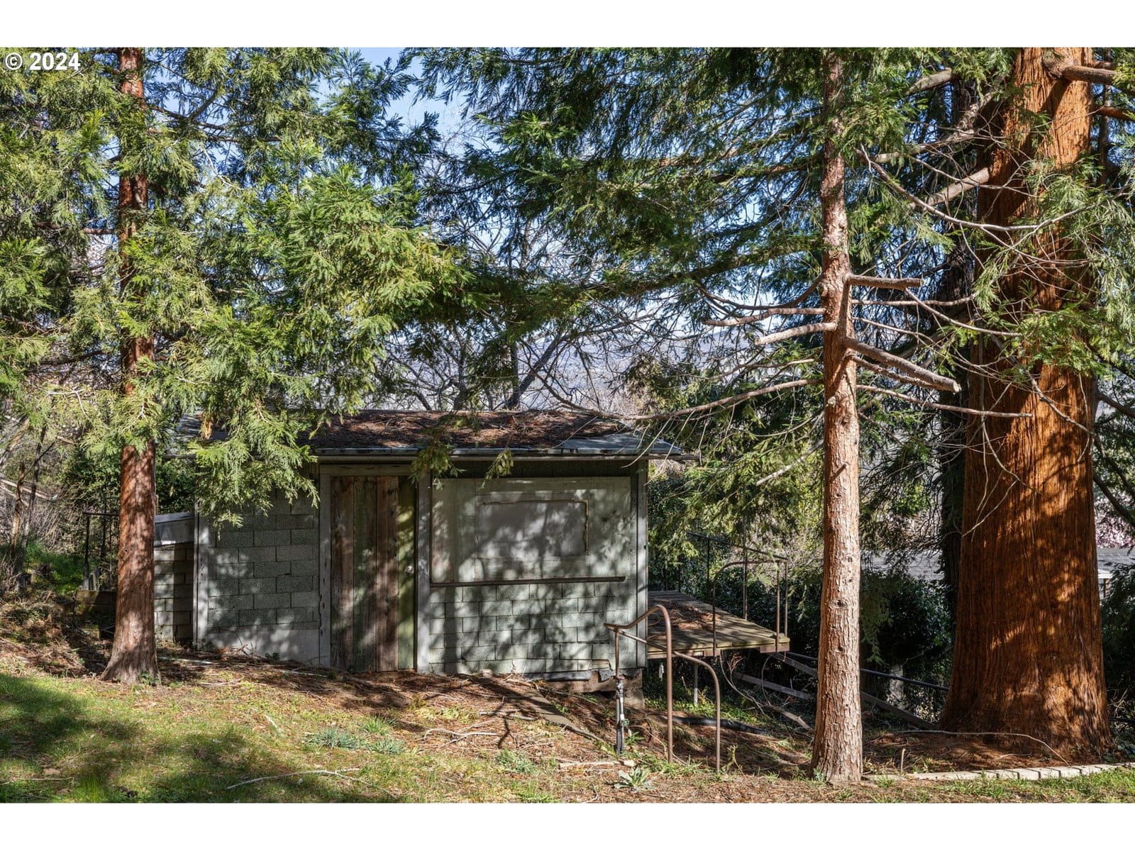 Primary listing photo, 319 WEST ST, Ashland, OR, 97520
