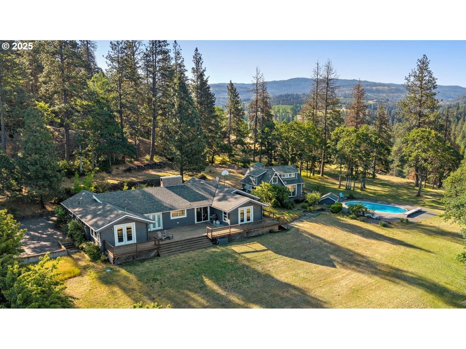 Primary listing photo, 400 CHERRY HILL DR, Mosier, OR, 97040