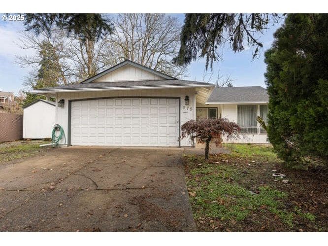 Primary listing photo, 575 COLLINS CREST Crst, Gladstone, OR, 97027