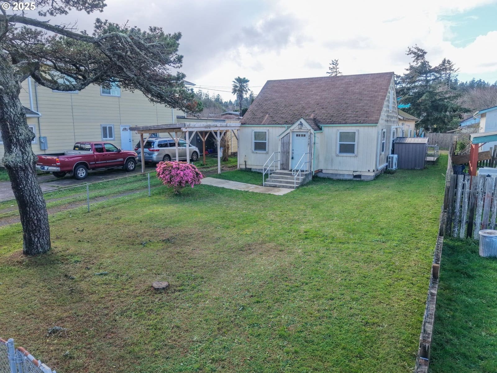 Primary listing photo, 2518 PACIFIC AVE, North Bend, OR, 97459