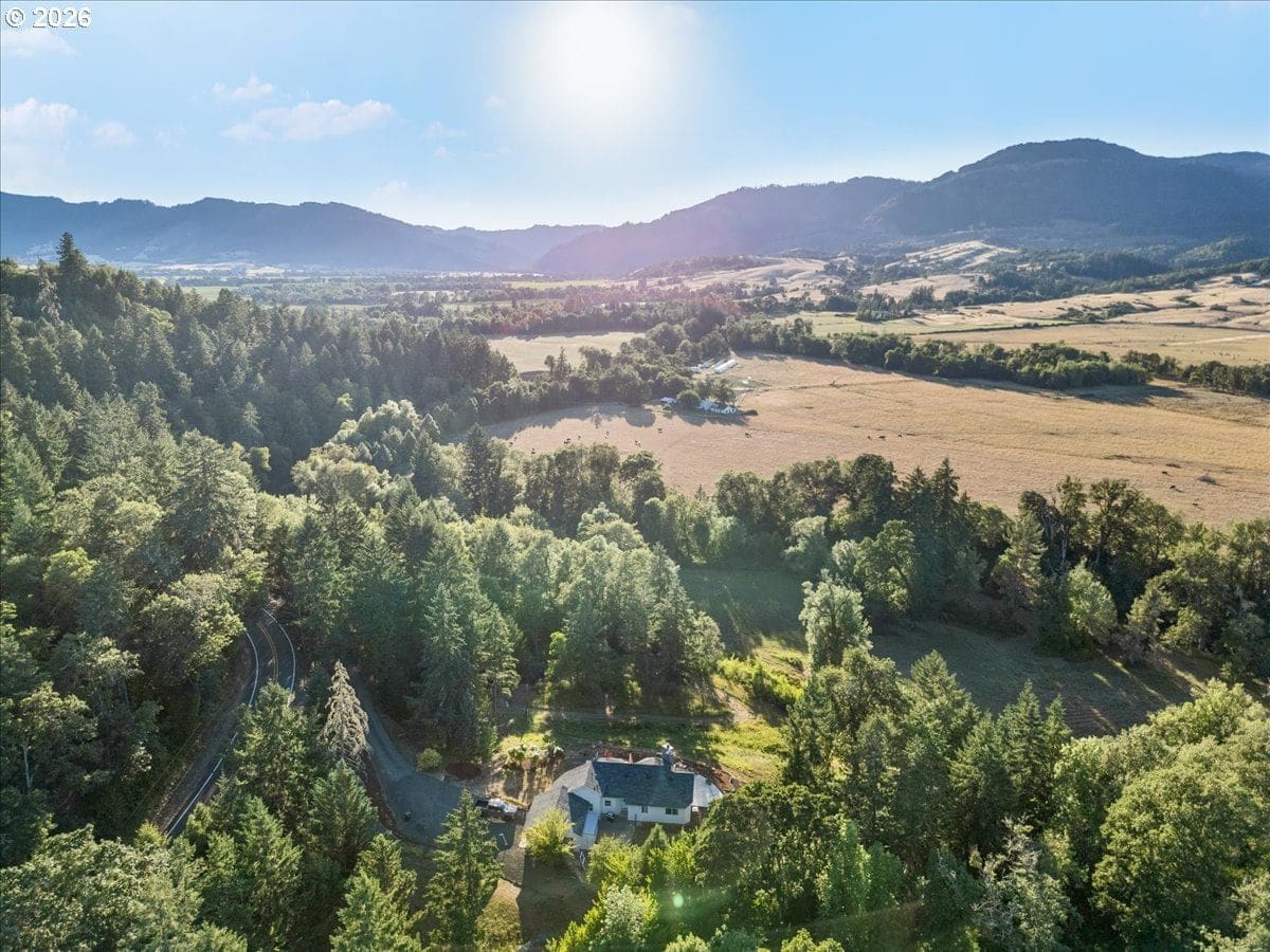 Primary listing photo, 6841 OAK HILL RD, Roseburg, OR, 97471