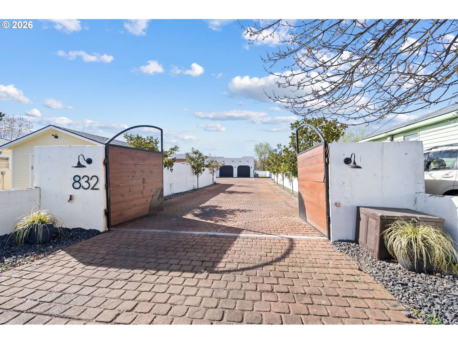 Primary listing photo, 832 E MAIN ST, Hermiston, OR, 97838