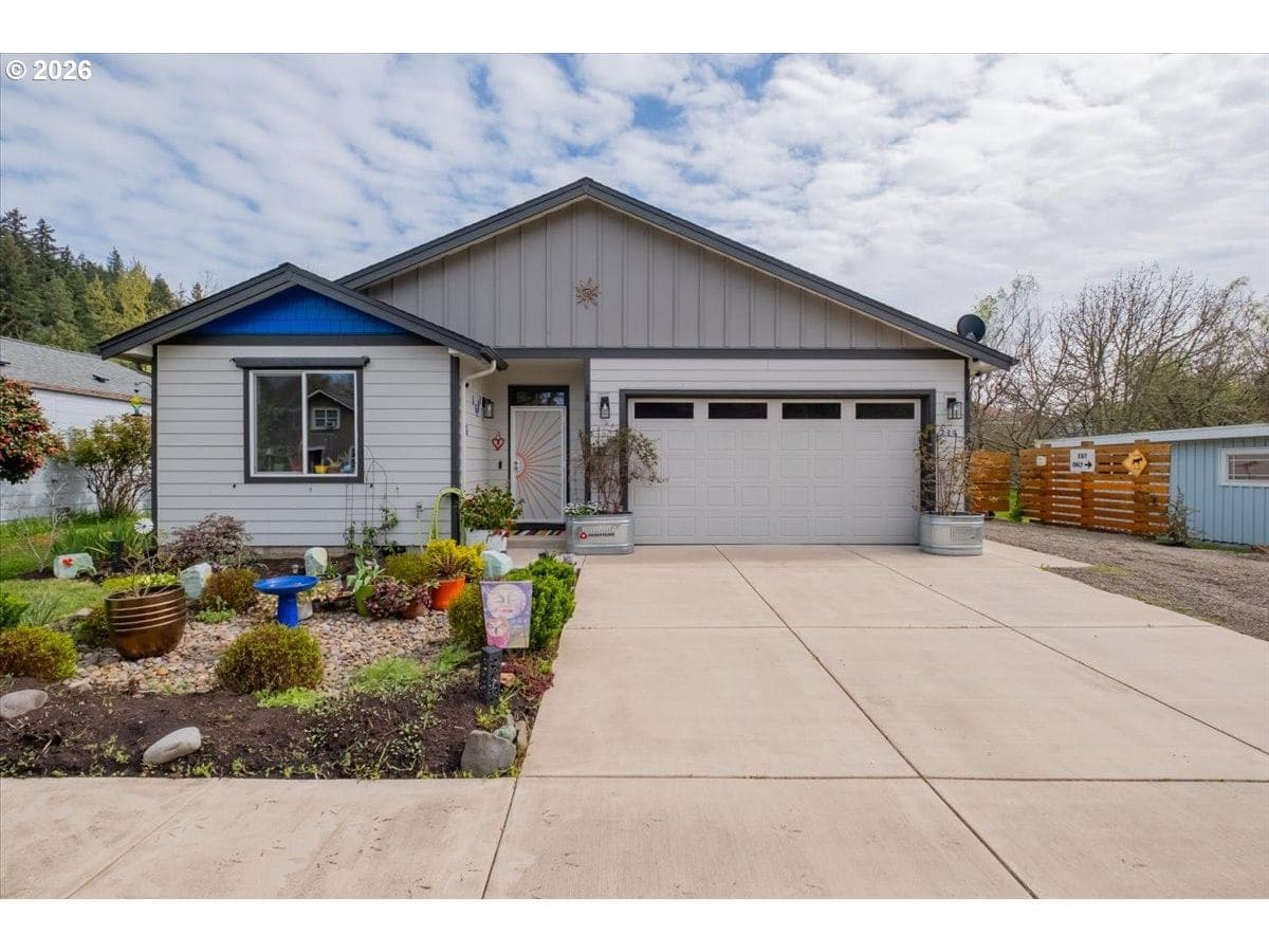 Primary listing photo, 214 AVERILL ST, Brownsville, OR, 97327