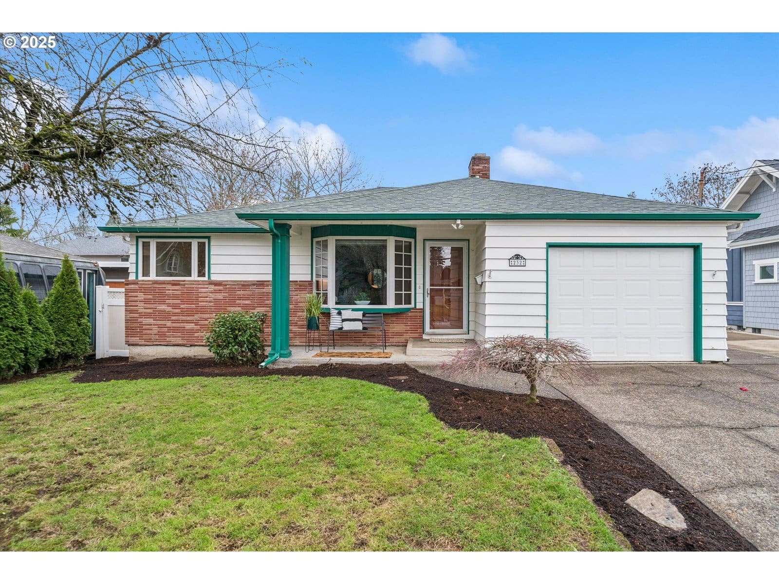 Primary listing photo, 232 W HEREFORD ST, Gladstone, OR, 97027