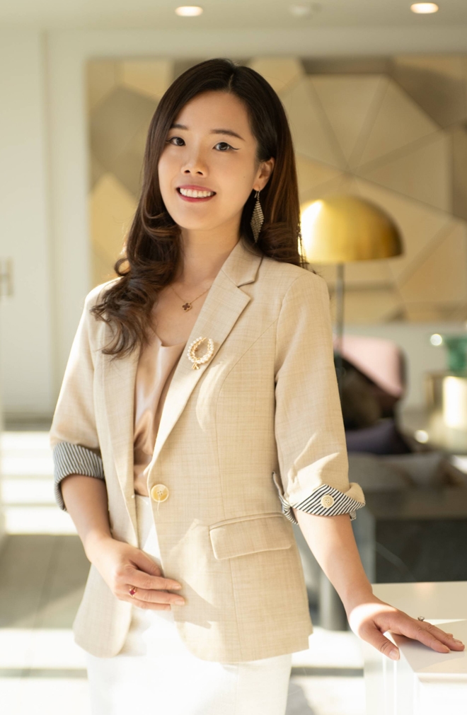 Ann Zheng, Real Estate Broker