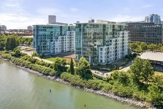 Waterfront Pearl Condominium